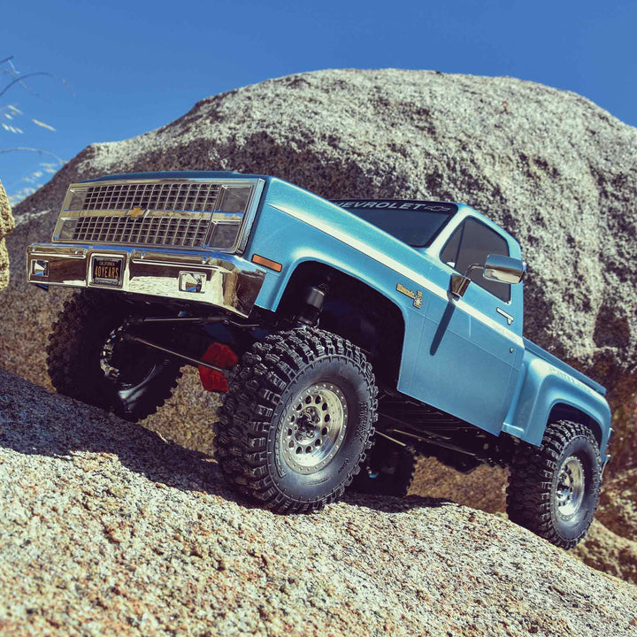 Axial SCX10 III  Base Camp Proline 82 Chevy K10  LE RTR AXI03029