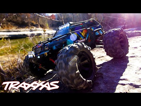 Traxxas 72054-5-RNR Summit: 116-Scale 4WD Electric Extreme Terrain Monster Truck with TQ 2.4GHz radio system
